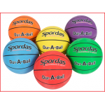 een set van 6 duurzame basketballen Dur-A-Ball voor scholen