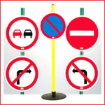 een verkeersbordenset verbod van 4 speelgoed verkeersborden