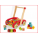 de Janod Tatoo ABC buggy is een houten loopwagen gevuld met 30 blokjes