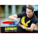 tracht de frisbee tegen of in de ton te doen afwijken