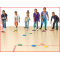 shuffleboard cues is een leuk groepsspel waarbij ringen in een doelzone worden geschoven