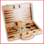 een mooie houten uitvoering van het denkspel backgammon een mooie houten uitvoering van het denkspel backgammon