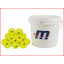 een emmer met 48 tennisballen training
